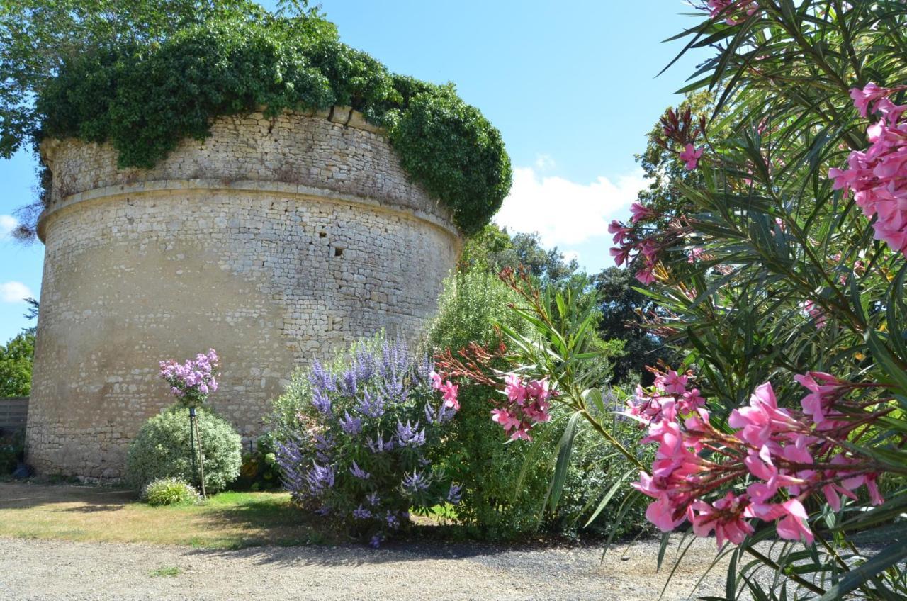 Gite De St Hilaire Soubise Bagian luar foto